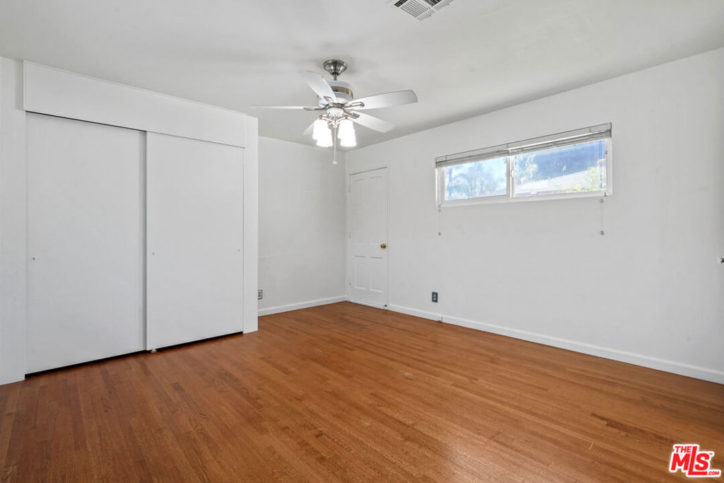 4940 Placidia Avenue - Photo 27