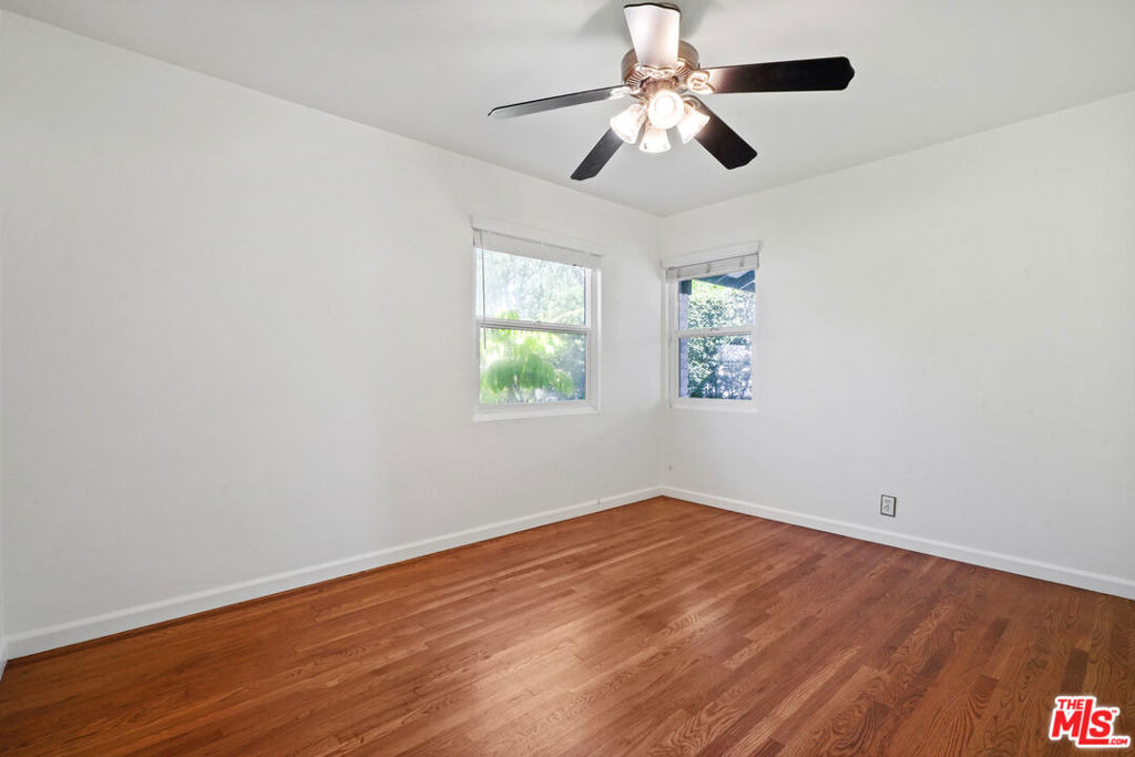 4940 Placidia Avenue - Photo 20