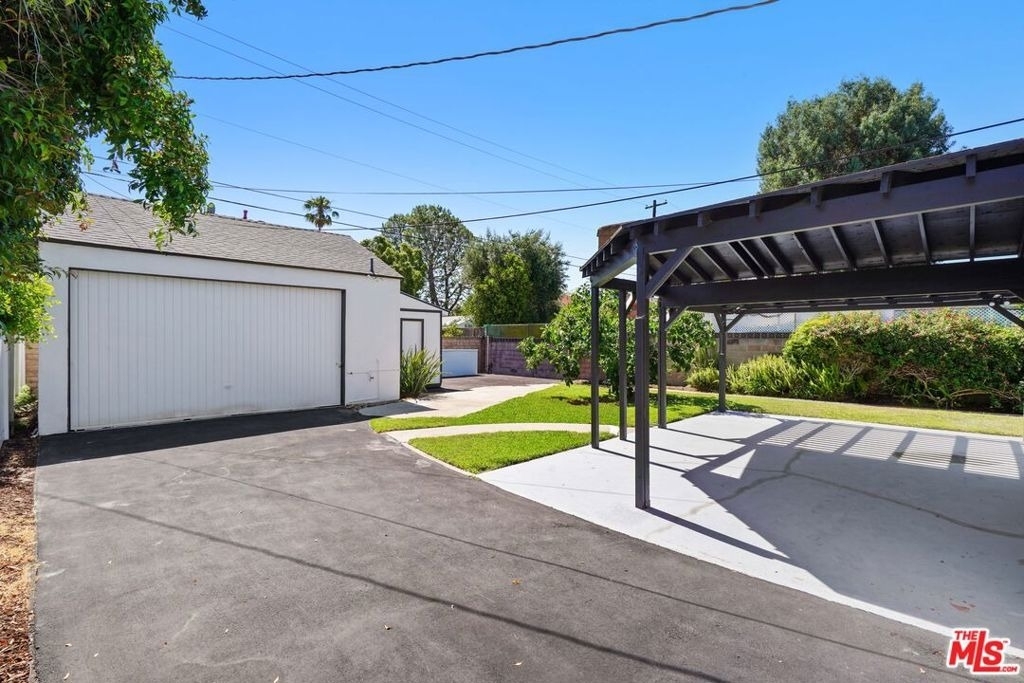 4940 Placidia Avenue - Photo 42