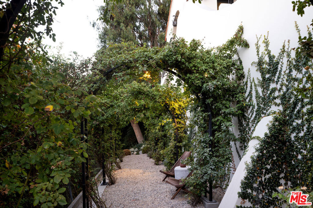 4048 Farmouth Drive - Photo 25
