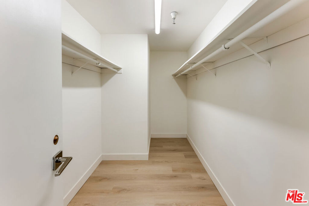10551 Wilshire Boulevard - Photo 35
