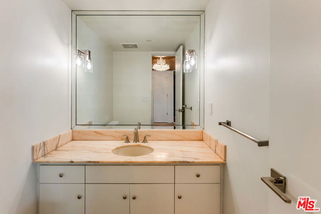 10551 Wilshire Boulevard - Photo 17