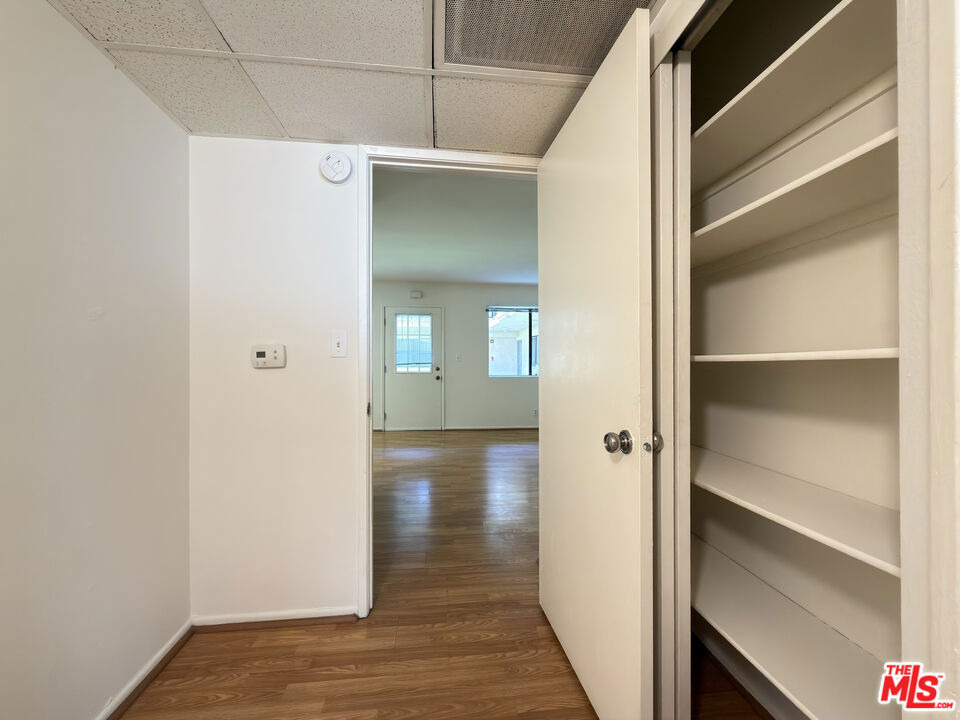 326 S Manhattan Place - Photo 12