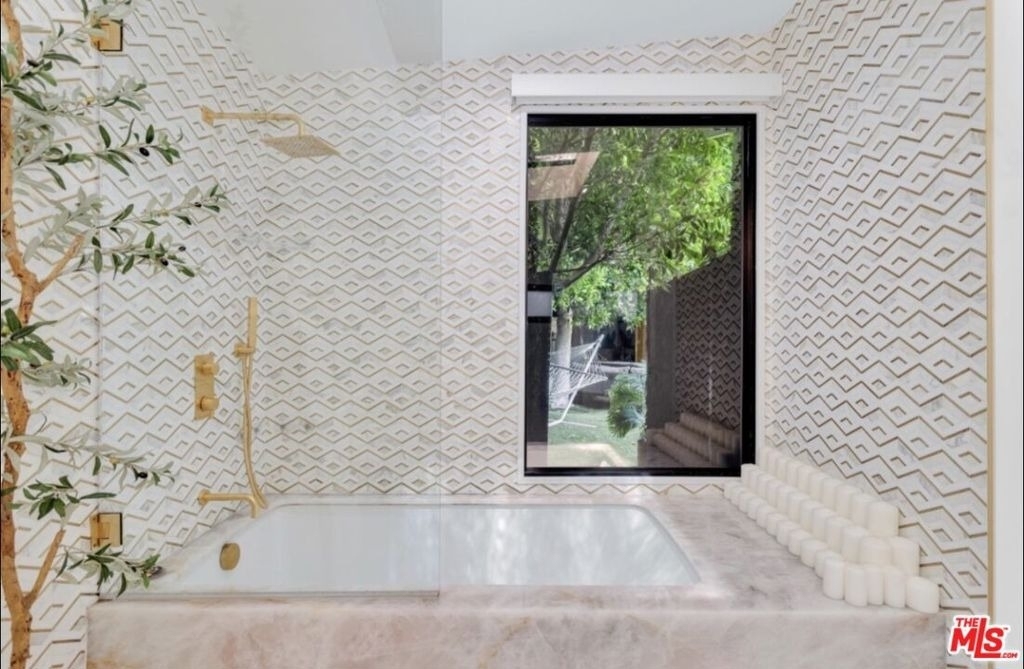8516 Franklin Avenue - Photo 4