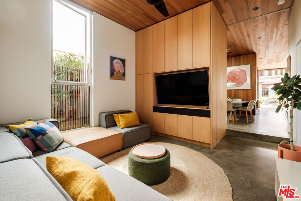 260 31st Street - Photo 8