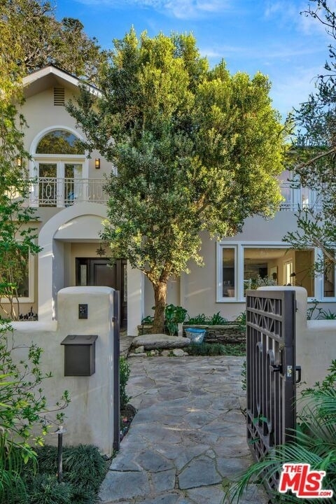 314 Palisades Avenue - Photo 2