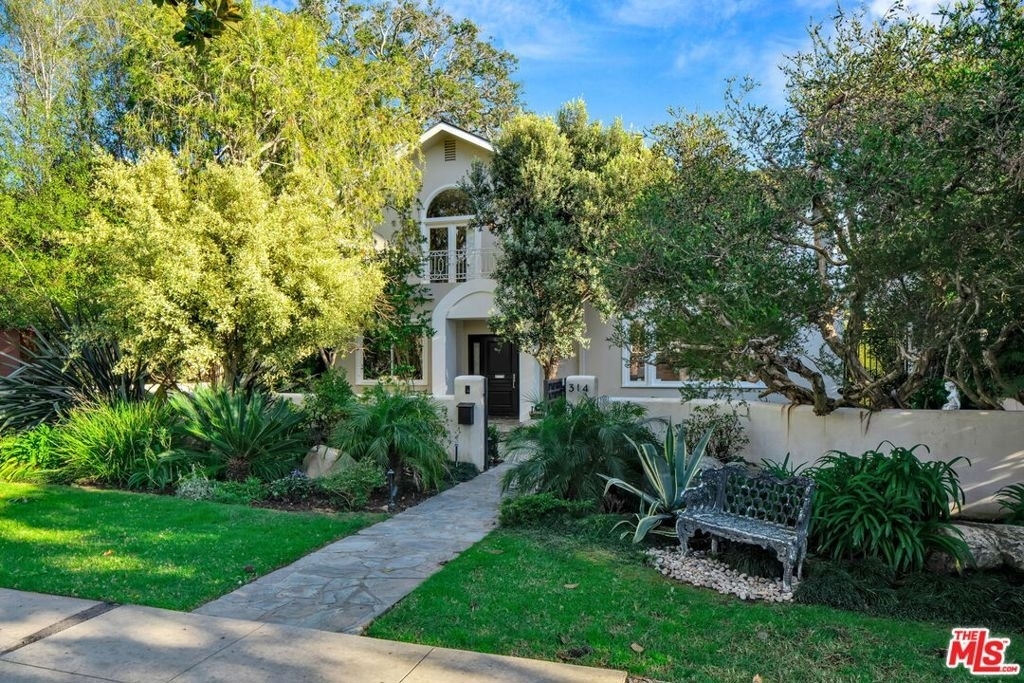 314 Palisades Avenue - Photo 0