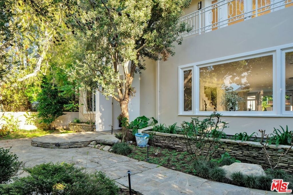 314 Palisades Avenue - Photo 3