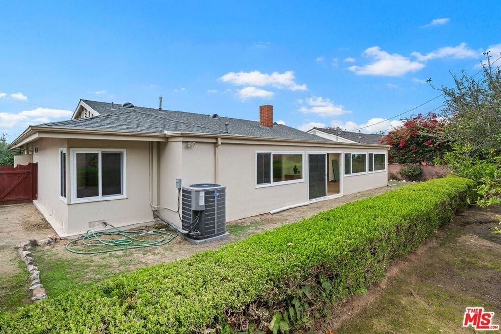 6204 S Corning Avenue - Photo 31