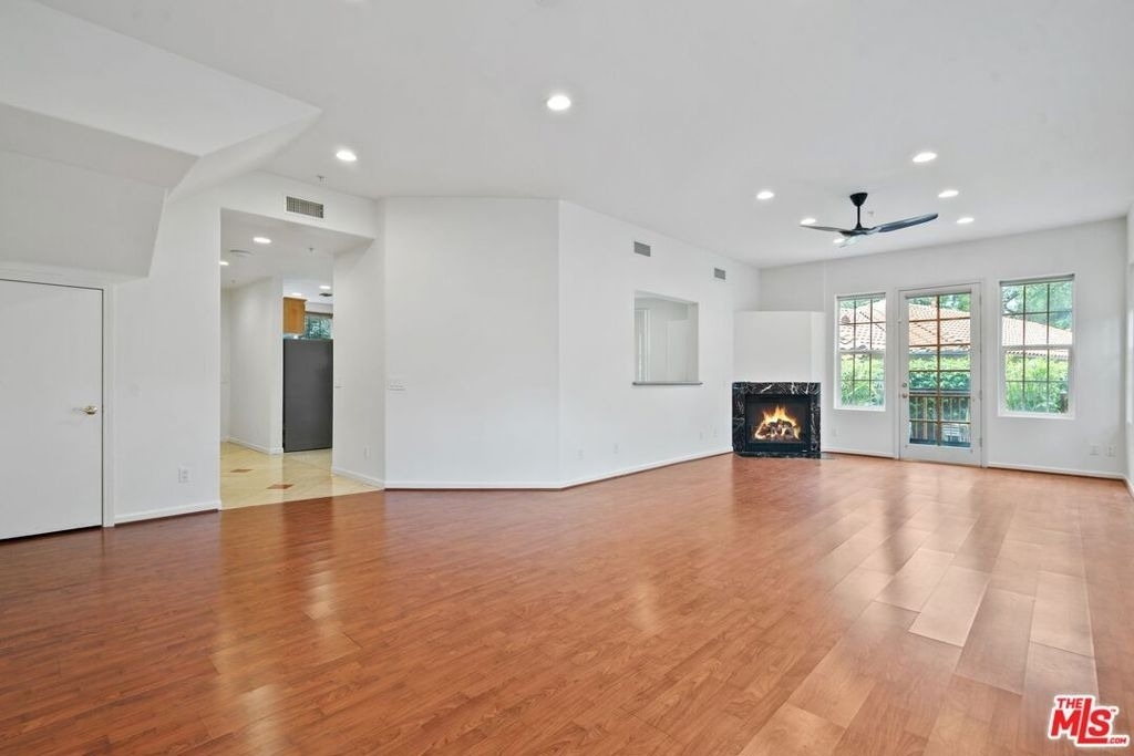3960 Pennsylvania Avenue - Photo 3