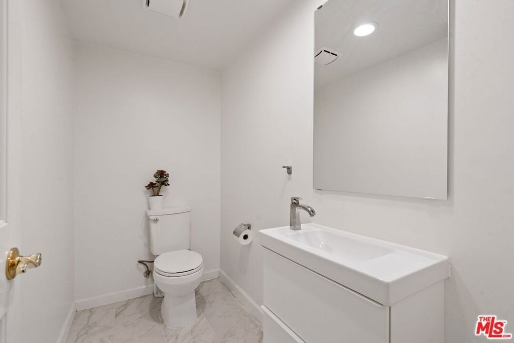 3960 Pennsylvania Avenue - Photo 13