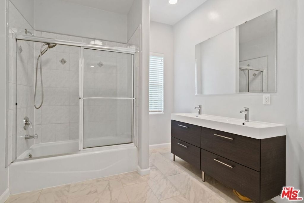 3960 Pennsylvania Avenue - Photo 11