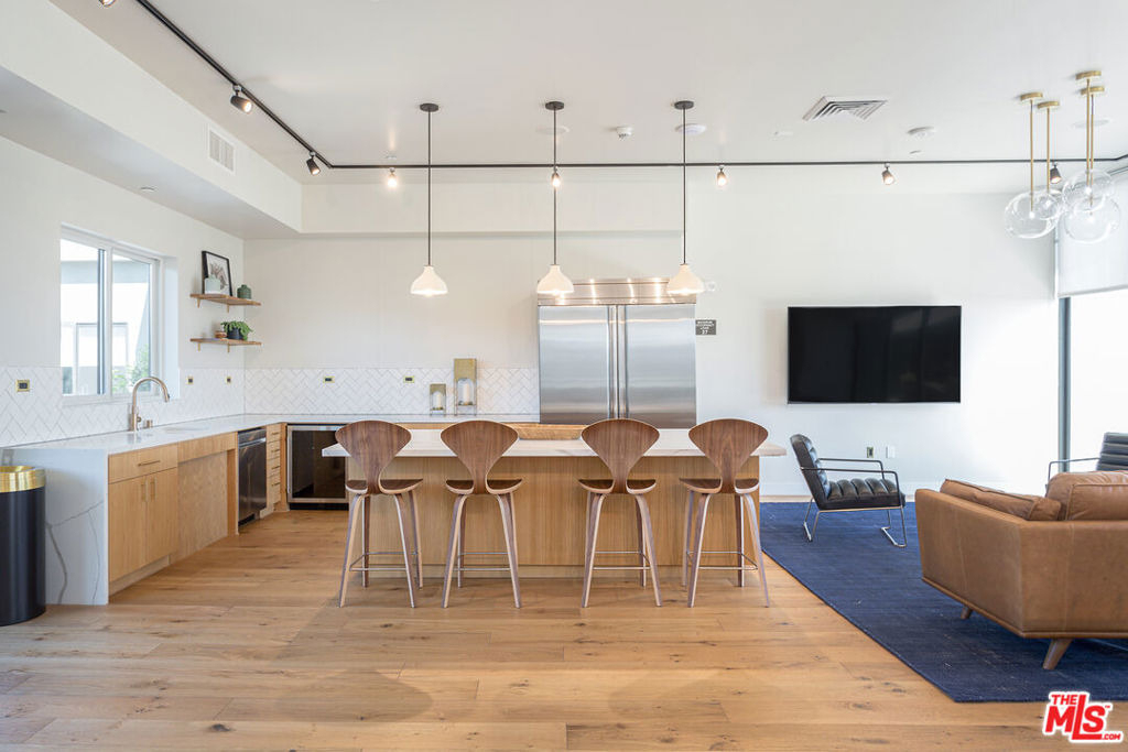 269 S Mariposa Avenue - Photo 9