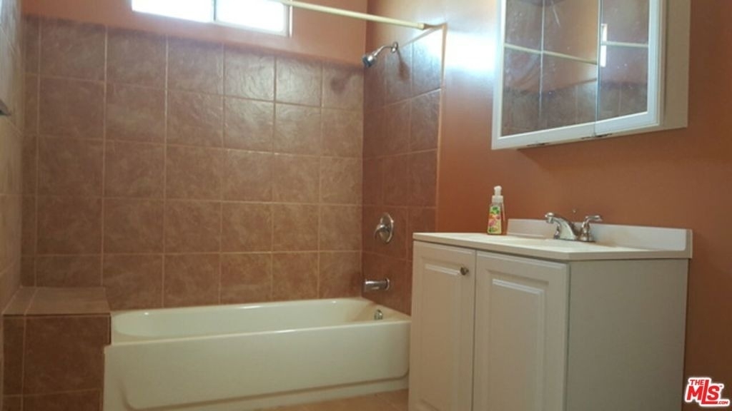 4240 S Denker Avenue - Photo 3