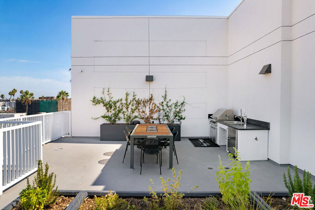 839 Fedora Street - Photo 10