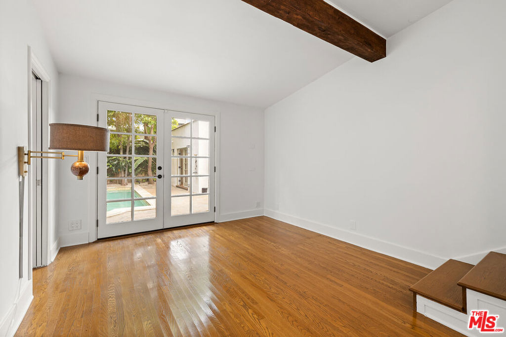 521 Westbourne Drive - Photo 8
