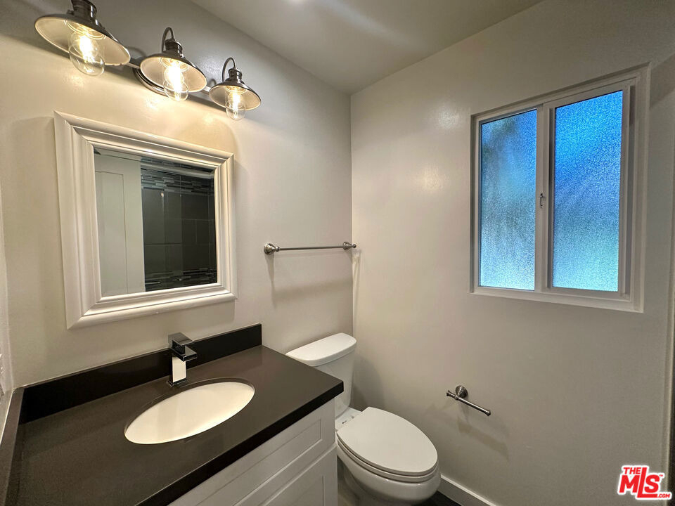 1155 Horn Avenue - Photo 6