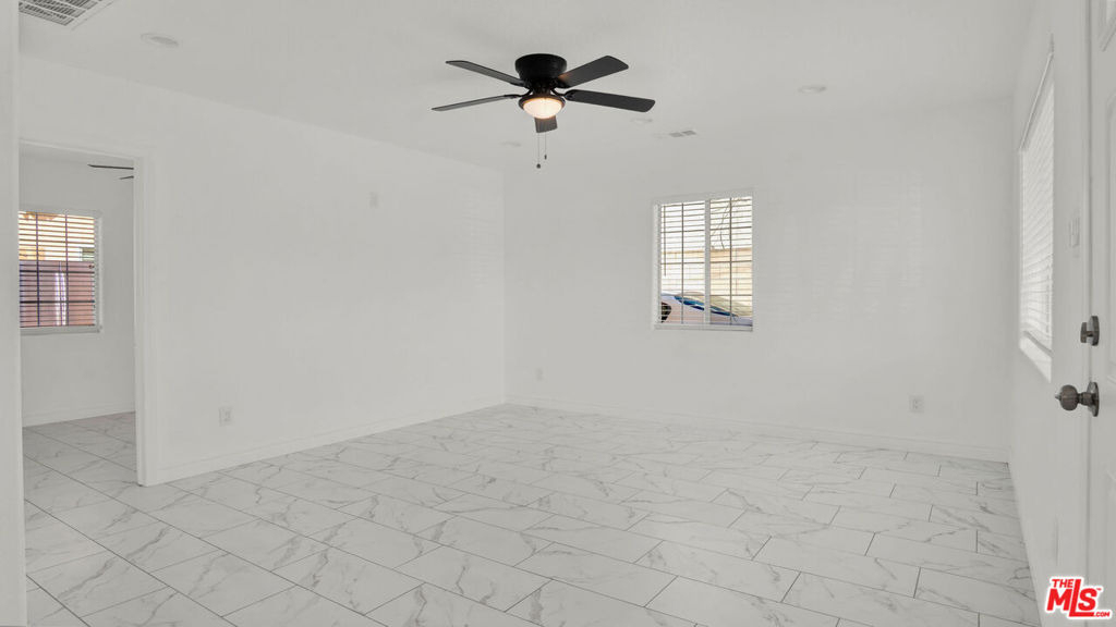 2239 W Lincoln Street - Photo 6