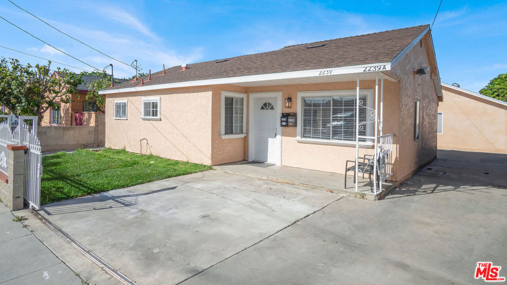 2239 W Lincoln Street - Photo 1