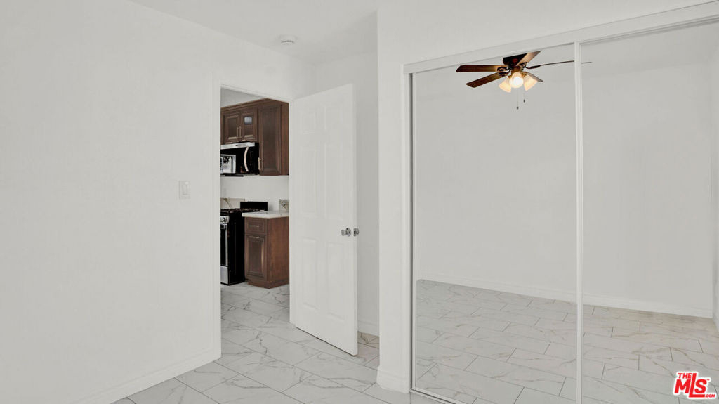 2239 W Lincoln Street - Photo 14