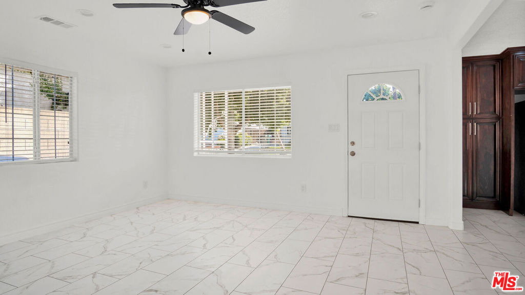 2239 W Lincoln Street - Photo 5
