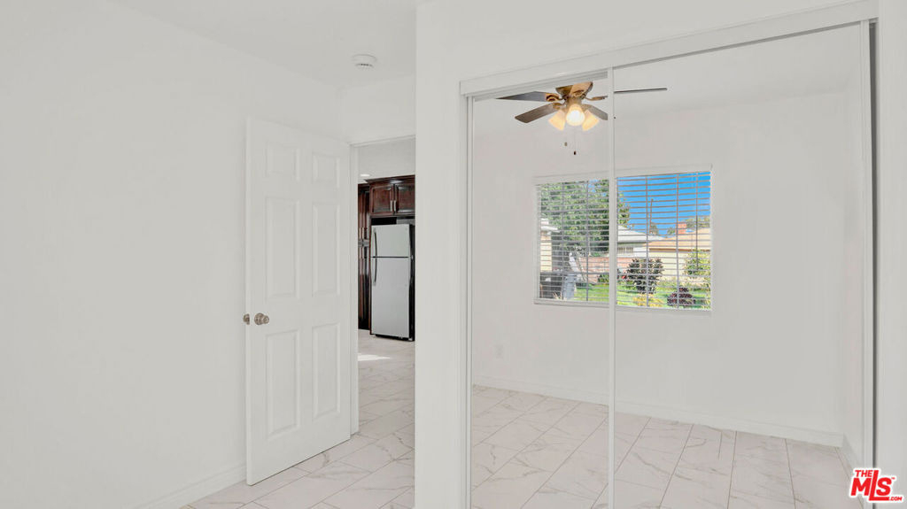 2239 W Lincoln Street - Photo 20
