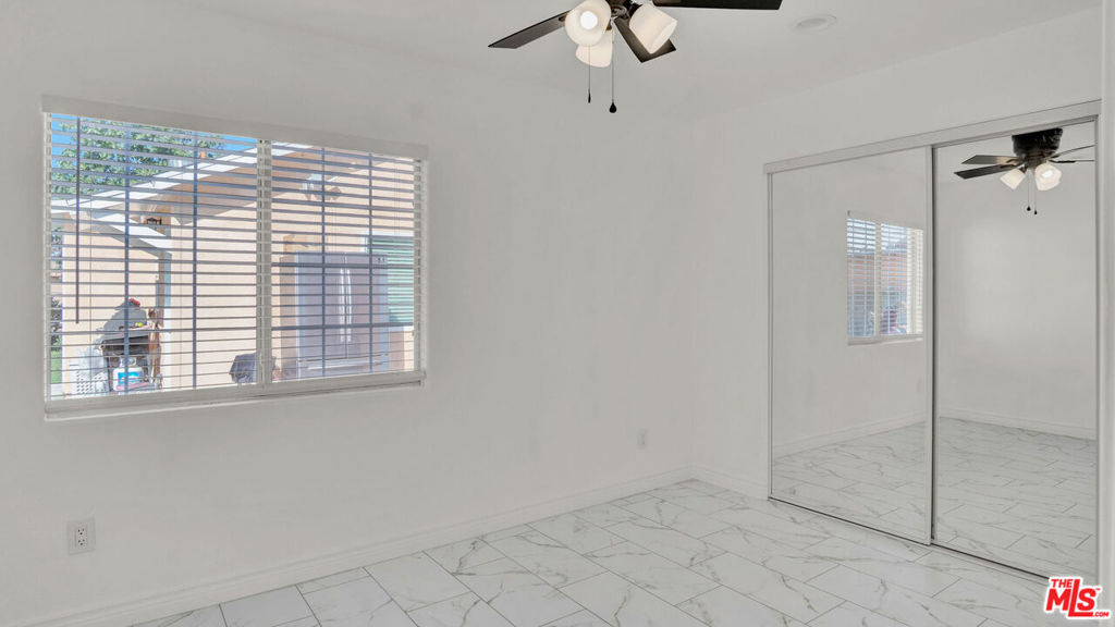 2239 W Lincoln Street - Photo 11