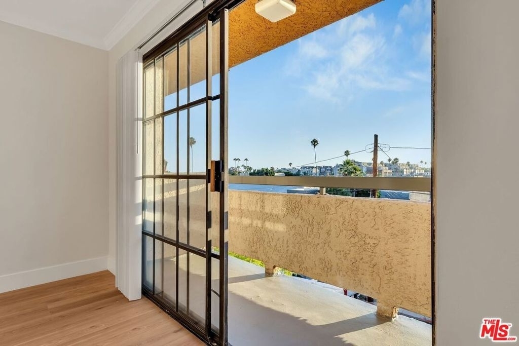 1520 N Vista Street - Photo 9