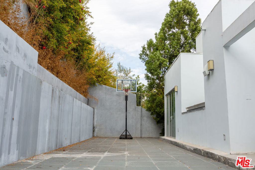 12148 Travis Street - Photo 19
