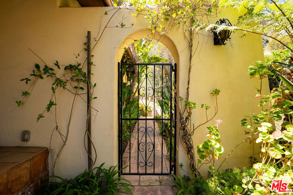 4211 Avenida De La Encinal - Photo 2
