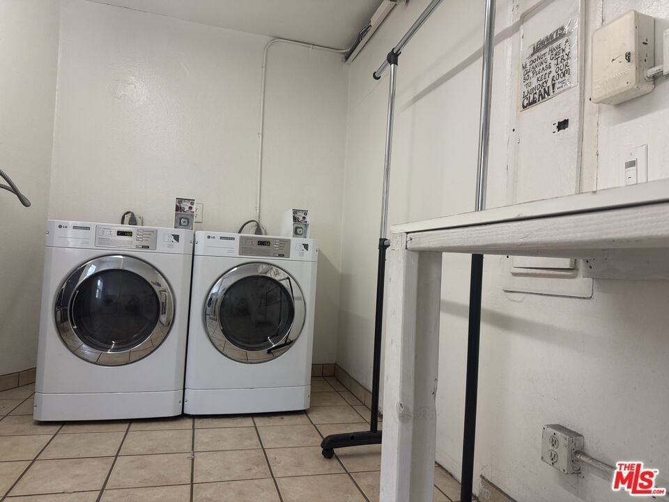 1816 N Gramercy Place - Photo 21