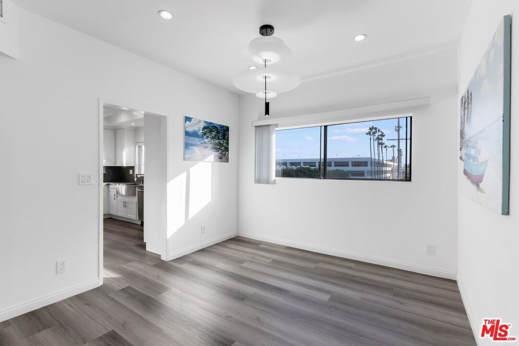 1727 S Bentley Avenue - Photo 3