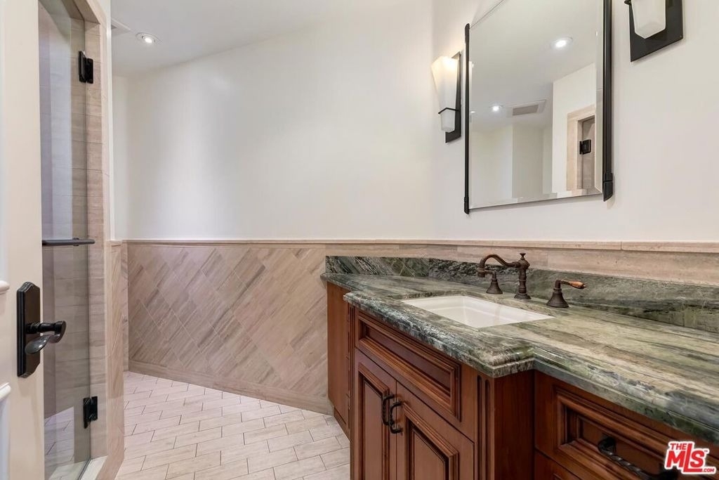 209 S Anita Avenue - Photo 40