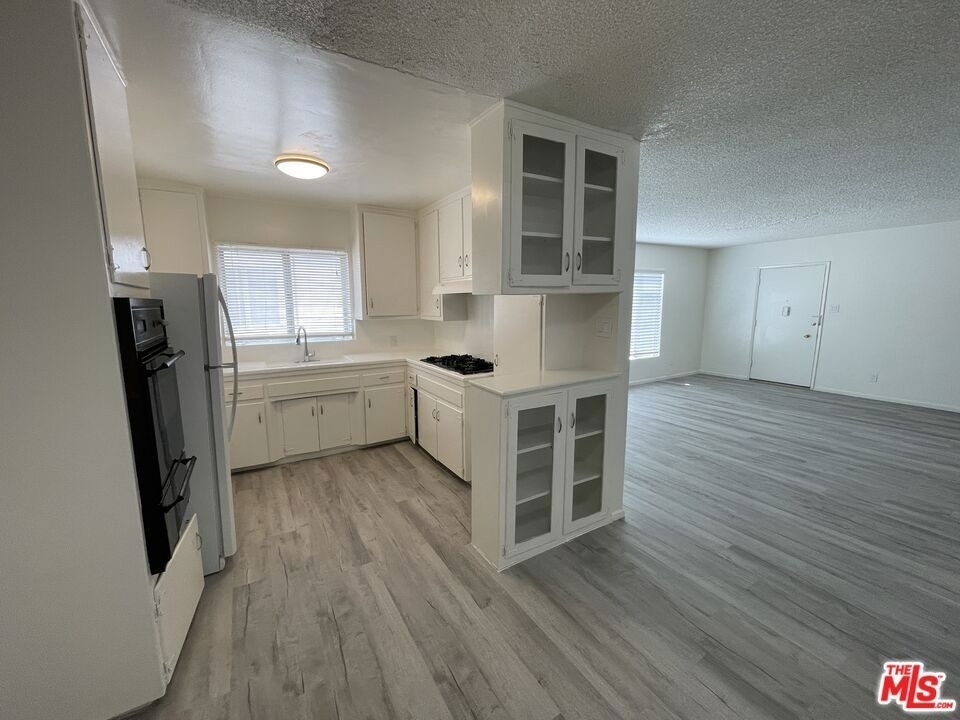 922 S Bedford Street - Photo 2