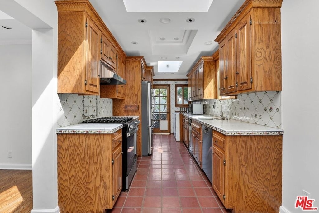 10341 Keswick Avenue - Photo 12