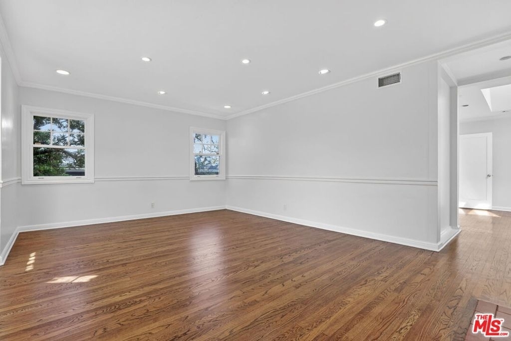 10341 Keswick Avenue - Photo 7