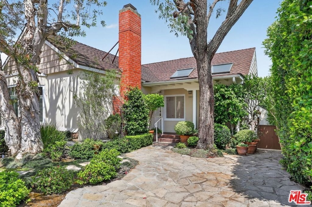 10341 Keswick Avenue - Photo 2