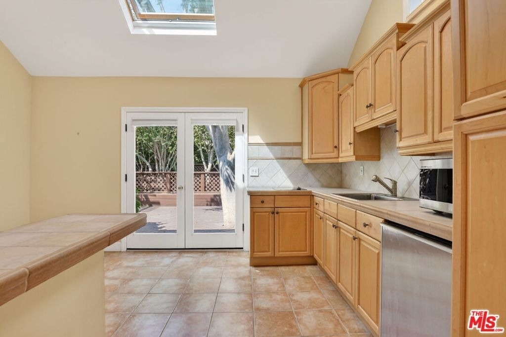 10341 Keswick Avenue - Photo 35