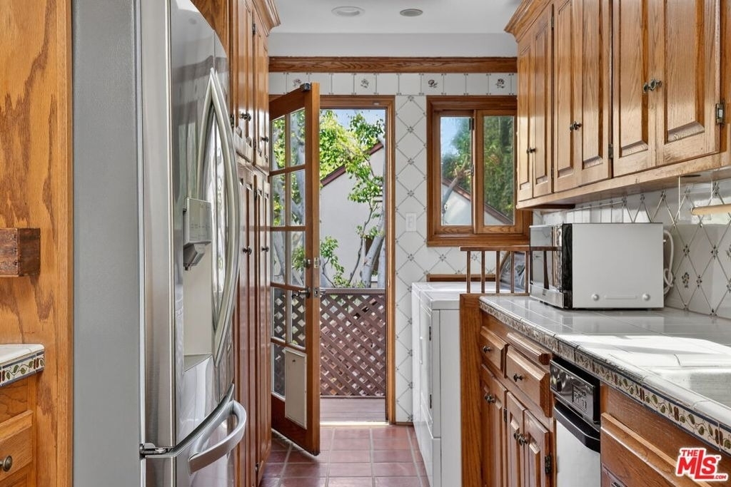 10341 Keswick Avenue - Photo 14