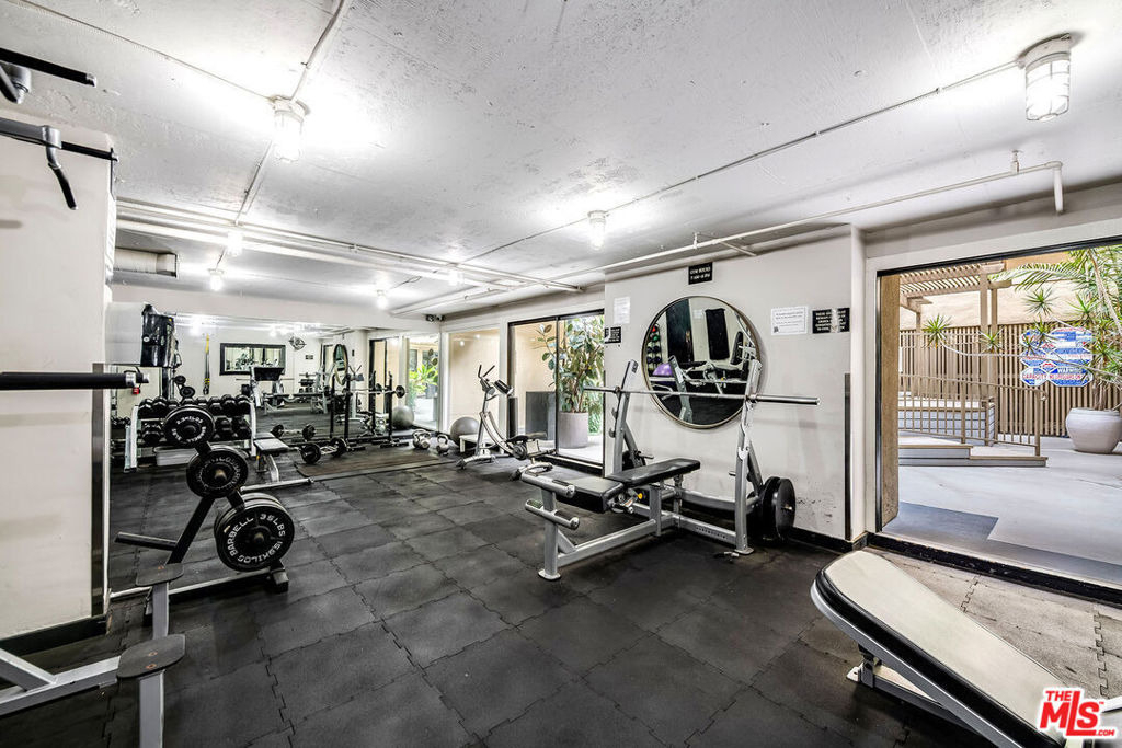 750 N Kings Road - Photo 12