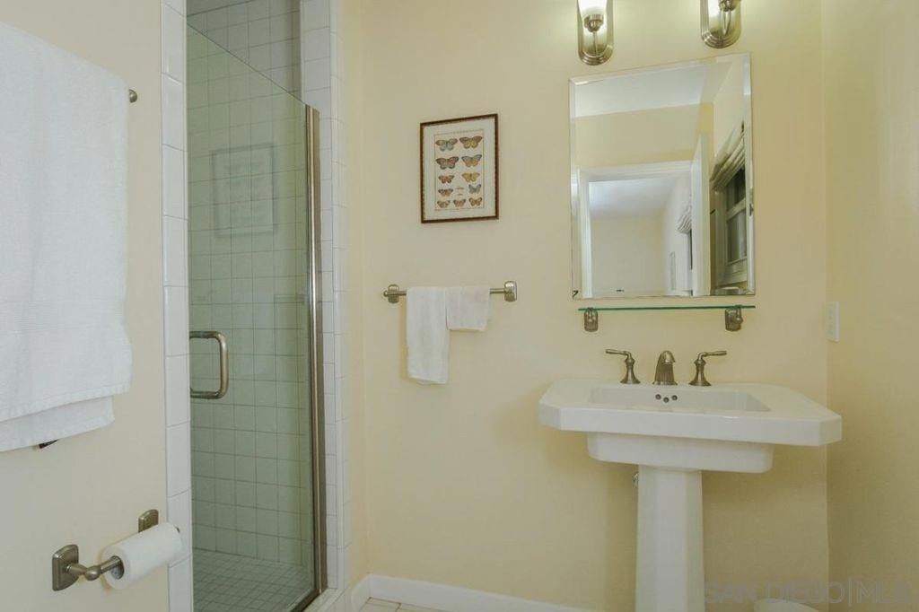 1045 Adella - Photo 15