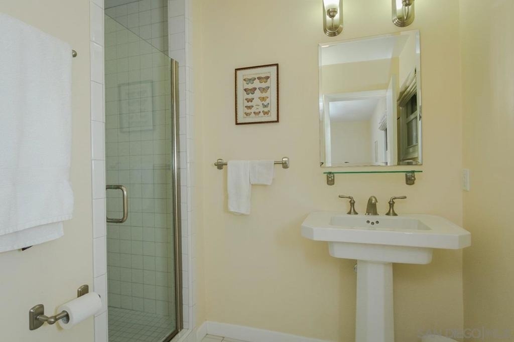 1045 Adella - Photo 9