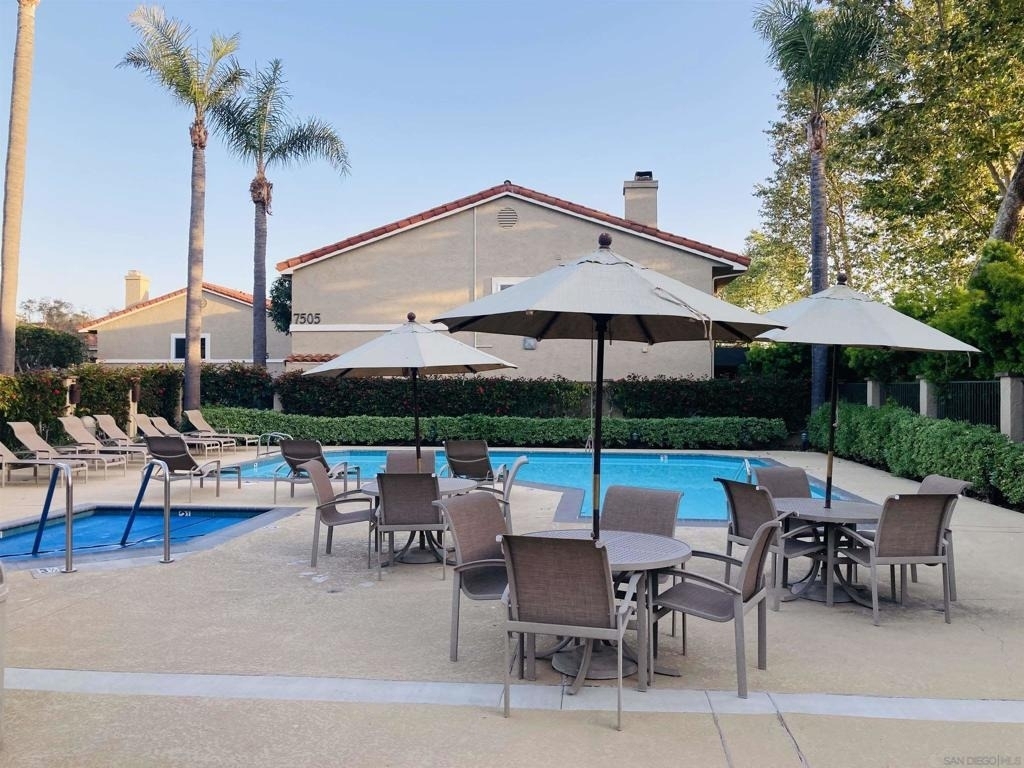 7405 Charmant Drive - Photo 23