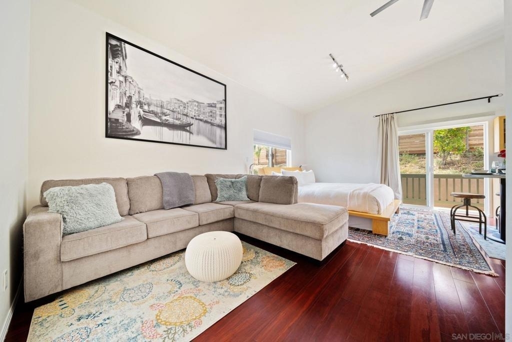 1920 Gardena - Photo 4