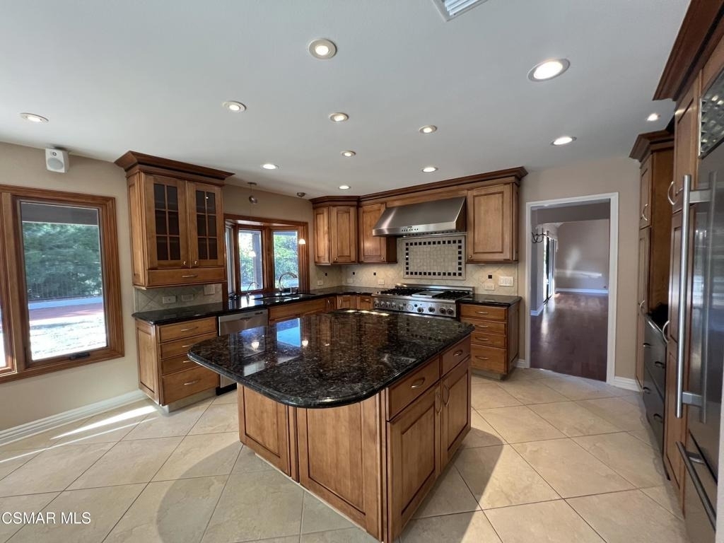 261 Scarborough Street - Photo 2