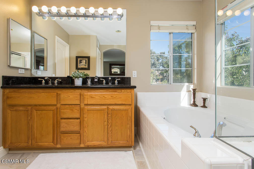 2527 Aurora Lane - Photo 10