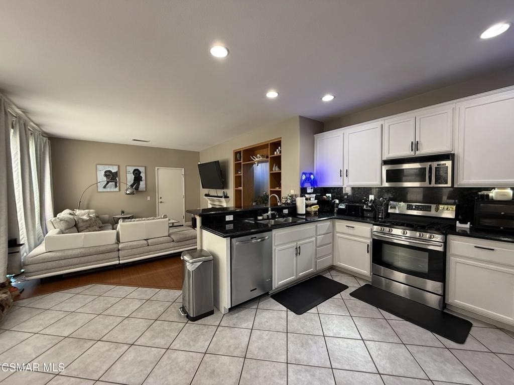 2527 Aurora Lane - Photo 5