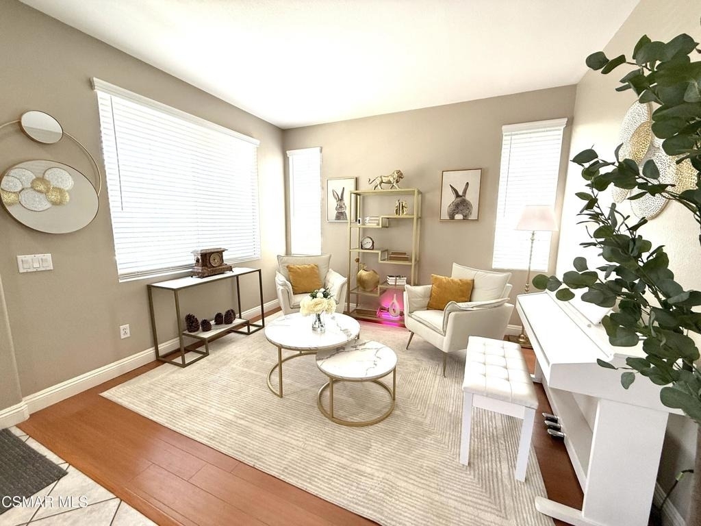 2527 Aurora Lane - Photo 2