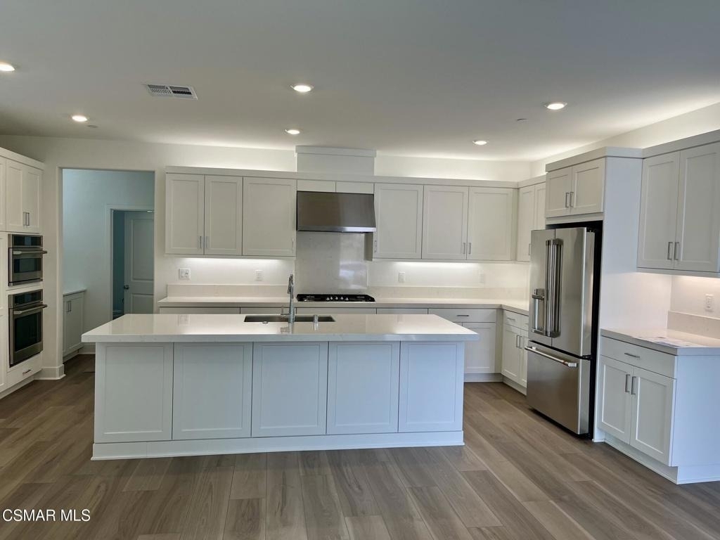 740 Edward Scholle Drive - Photo 4