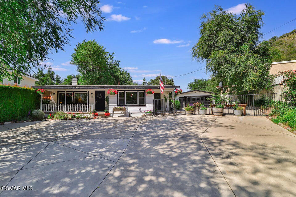 279 Lake Sherwood Drive - Photo 0